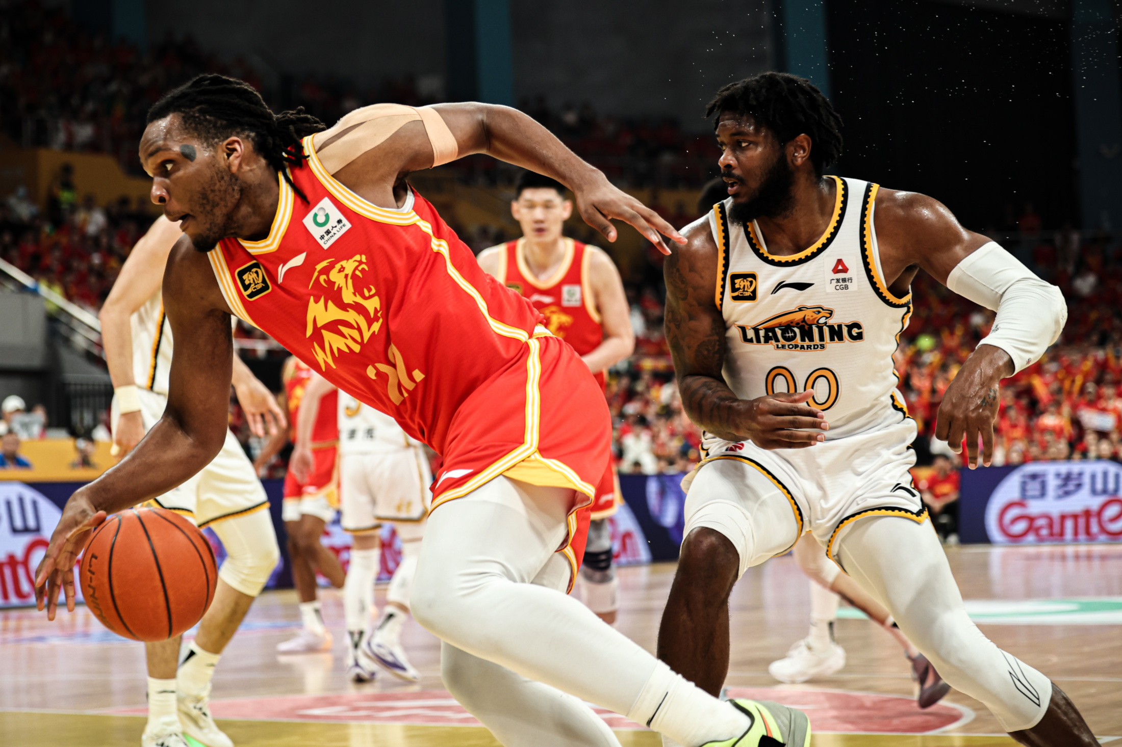 官方网页版登录-转折点广厦男篮单刀错失，德甲清晨攻防权衡，底气十足，团队化学反应显著