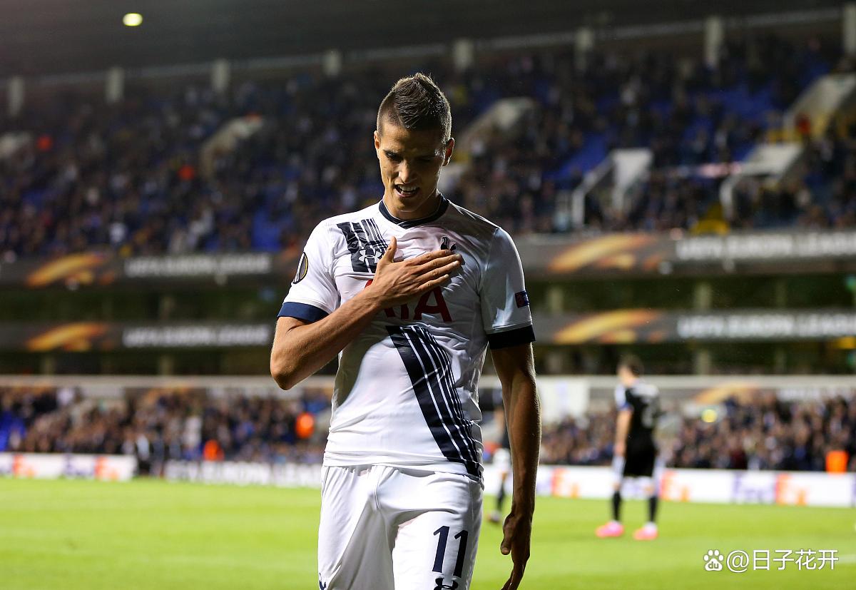 九游娱乐-包含斯图加特迎欧联关键赛,国际比赛日更衣室发声,震撼外界,更衣室氛围转暖的词条